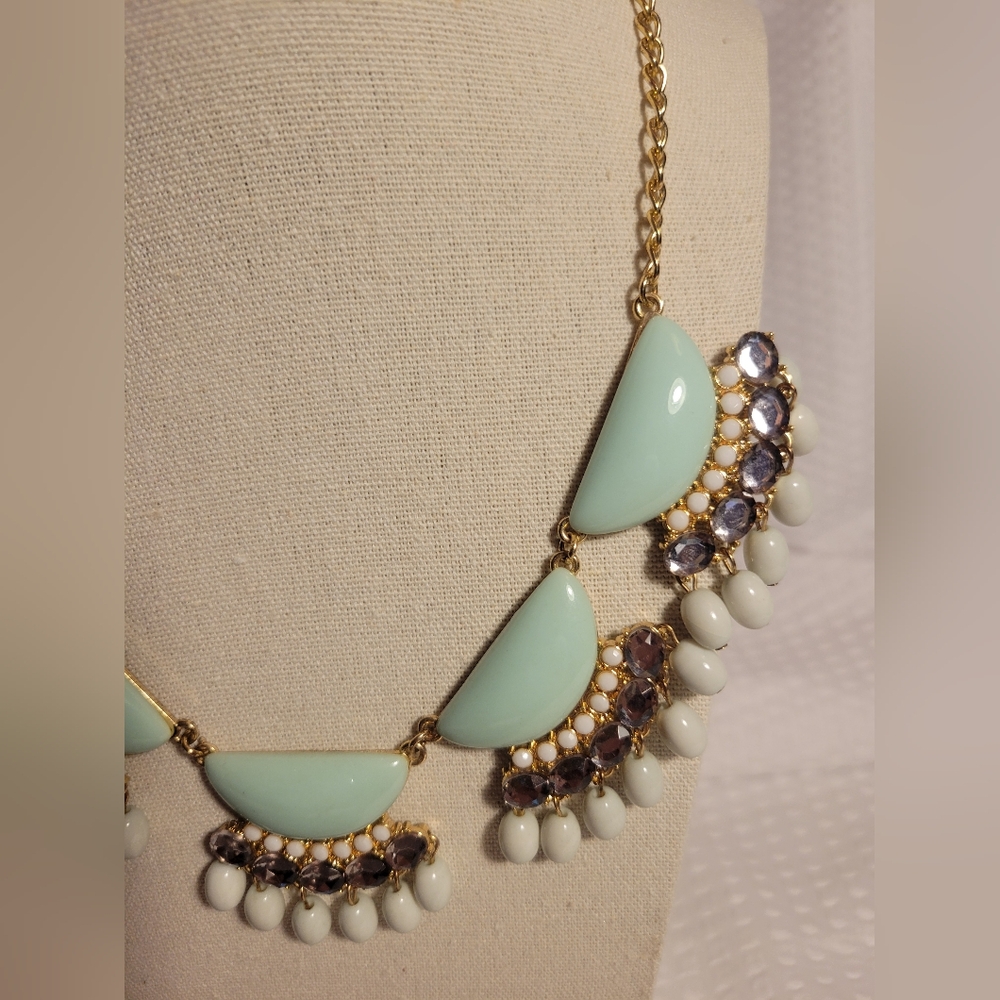 NY Mint Green Collar Necklace Gold-tone White Fringe Chunky Bib - Picture 4 of 10